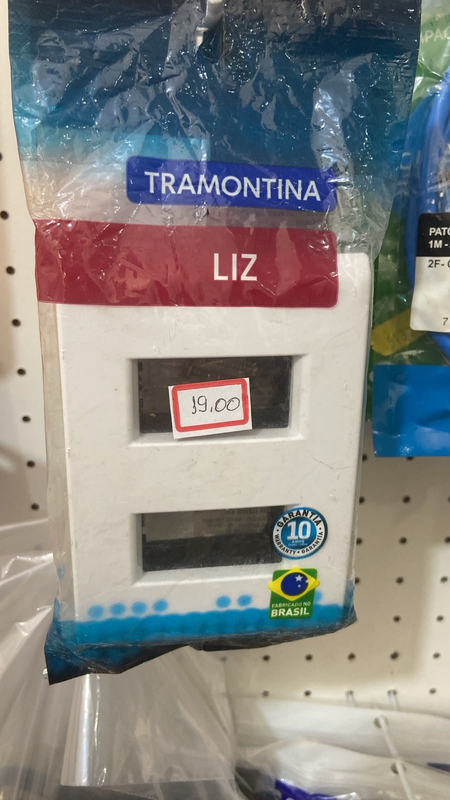 Placa 4x2 2P AFASTADAS LIZ BRANCA